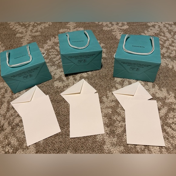 Tiffany & Co. Signature Blue Gift Bag/Gift Card💙 - Picture 7 of 13